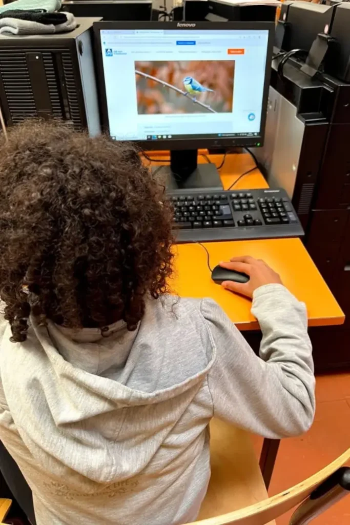 Dons de pc à une école
